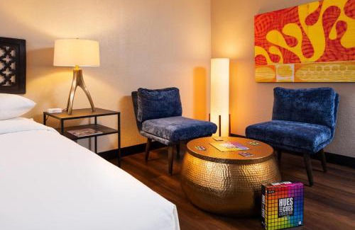 Iowa City Hotel | The Highlander Hotel, Ascend Hotel Collection