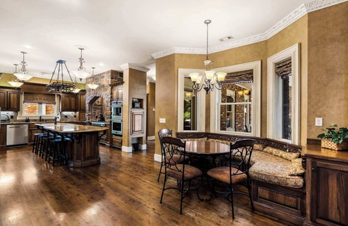 Maysville House | The Highlands Summary