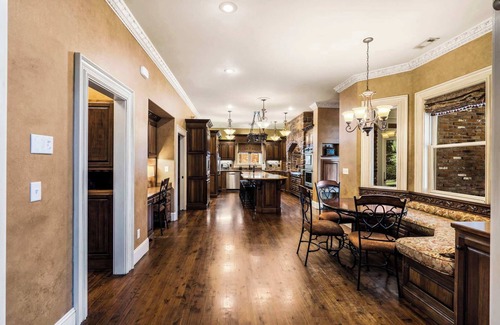Maysville House | The Highlands Summary