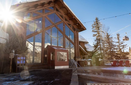 Mountain Village Apartment | The Highline Retreat: 2 bed/2bath | Ski, Soak, Sip