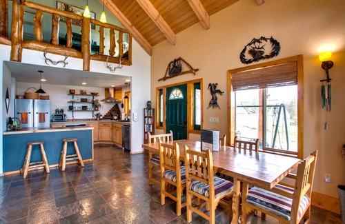 Lewis Cabin | ‘The Hill’ Country Getaway Near Mesa Verde!