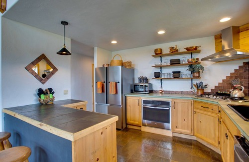 Lewis Cabin | ‘The Hill’ Country Getaway Near Mesa Verde!
