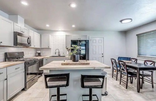 Edmond House | The Hill House at the Park by Downtown Edmond