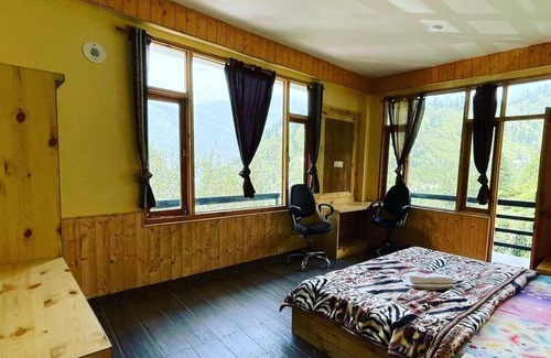 Naggar Bed & Breakfast | The Himalayan Stay Bnb