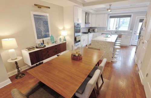 Pleasant Plains Apartment | The Hip Strip - Stroll to Columbia Heights