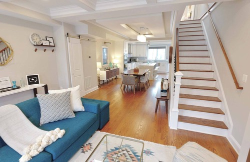 Pleasant Plains Apartment | The Hip Strip - Stroll to Columbia Heights