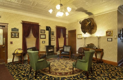Elk Mountain Hotel | The Historic Elk Mountain Hotel