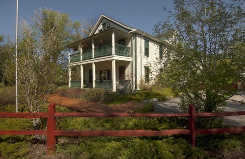 Elk Mountain Hotel | The Historic Elk Mountain Hotel