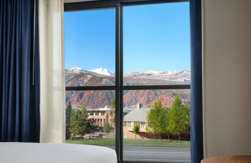 Carbondale Hotel | The Hoffmann Hotel Basalt Aspen, Tapestry Collection By Hilton