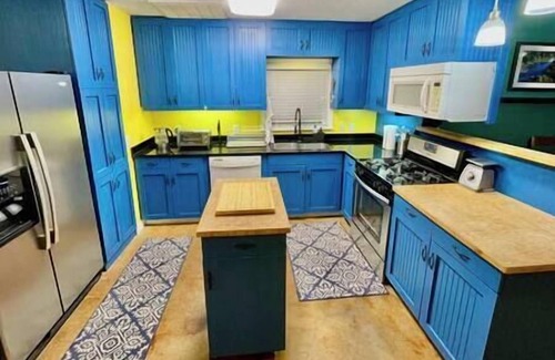 Maxwell House | The Home Fed Homestead