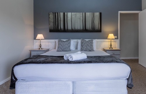 Pokolbin House | The Homestead @ Hermitage Hideaway- Oh those views and the fabulous pool.