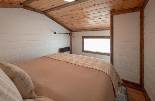 Lookout Valley Neighborhood Association House | The Honeycomb House