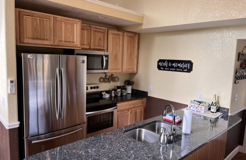 Walla Walla Apartment | The Honeymoon Suite, hot tub, full kitchen