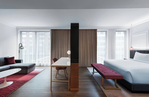 Quartier des Spectacles Hotel | The Honeyrose Hotel, Montreal, A Tribute Portfolio Hotel