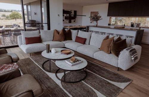 Lucknow House | The Horned Cow - award winning luxe semi-rural house 10mins from Orange