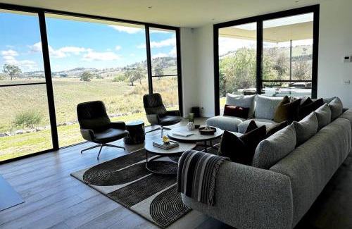 Lucknow House | The Horned Cow - award winning luxe semi-rural house 10mins from Orange