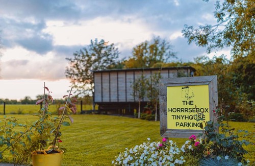 Garadice Other | The Horrrsebox Tinyhouse Glamping