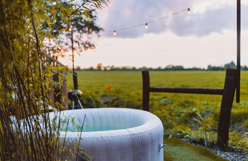 Garadice Other | The Horrrsebox Tinyhouse Glamping