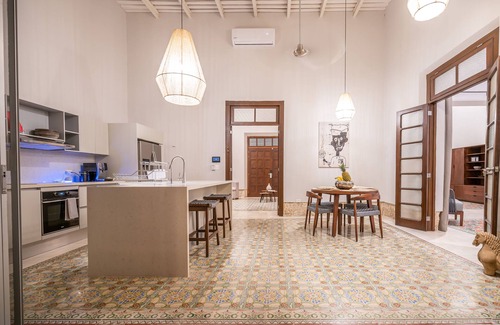 Centro Villa | The Horseshoe - spacious pool & sunset roof terrace