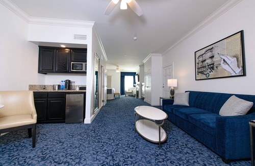 Pacific Terrace Hotel | The Horton Grand, Downtown/Gaslamp Quarter