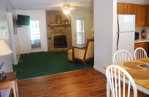 Russell Springs Cabin | The Hot Tub Cabin at the Barn @ LakePointe Resort - no cleaning fees!
