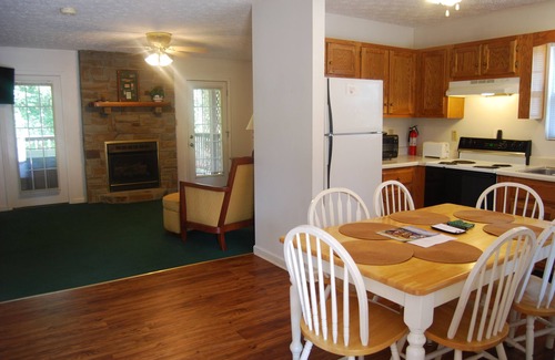 Russell Springs Cabin | The Hot Tub Cabin at the Barn @ LakePointe Resort - no cleaning fees!