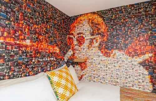 Eureka Valley Hotel | The Hotel Castro | Experience the Historic Castro District | Queen Mini Suite