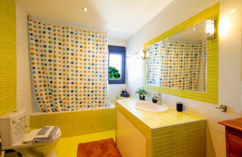 Nea Potidaia Apartment | The house next to the canal !