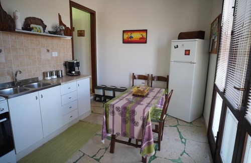 Castelluzzo House | The House of Flowers, in the heart of the Gulf of Macari 2.5 km from the sea.