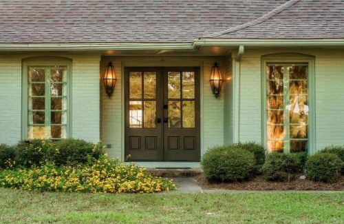 Starkville House | The Howell House - Picturesque Countryside Retreat