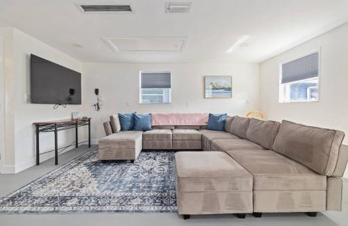 Hudson Beach Estates House | The Hudson Hideout