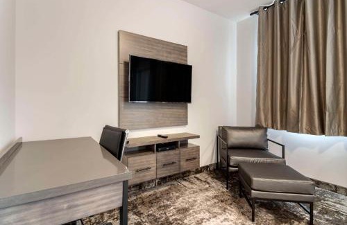Kamloops Hotel | The Hue Hotel, an Ascend Collection Hotel
