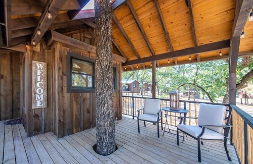 Elm Mott RV Rental | The Hummingbird 15 MIN to Magnolia & Baylor