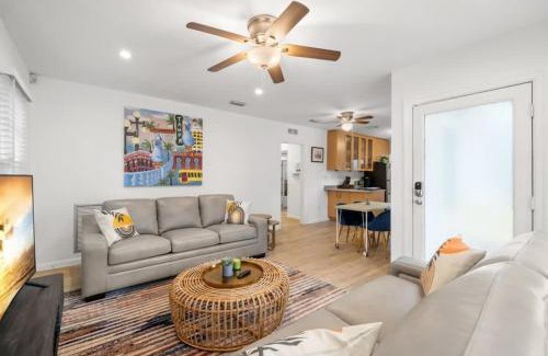 Historic Hyde Park North House | The Hyde Out - Cute Hyde Park Home with Private Hot Tub