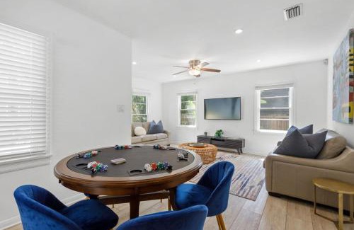 Historic Hyde Park North House | The Hyde Out - Cute Hyde Park Home with Private Hot Tub