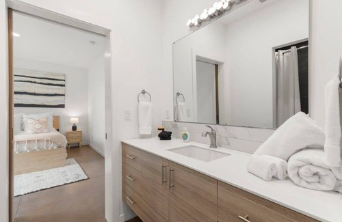 North Hyde Park House | The Hydeaway North | Gorgeous Home Near UT