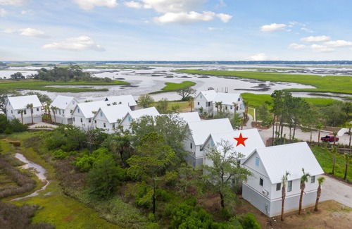 Johns Island House | “The Ibis” (3025 Southerly Way) 2 person creekside bungalow at Kiawah River ~ Tesla Charger