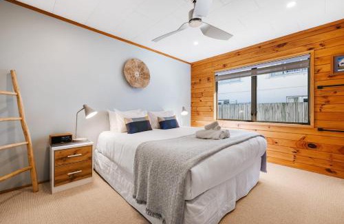 Mount Maunganui House | The Iconic Kiwi Bach, Full Site Downtown Mount