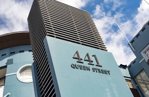 Newton Apartment | The ideal city escape w onsite carpark!