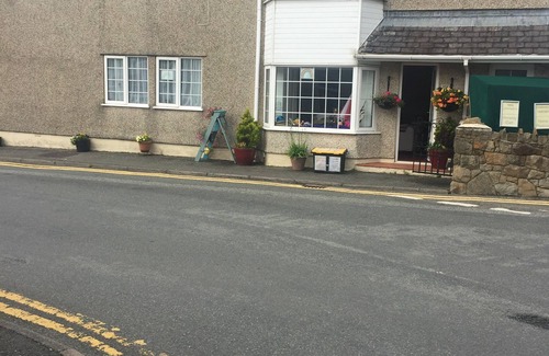 Pen-y-sarn Apartment | The ideal quiet retreat and a good base for all walking and activity amenities