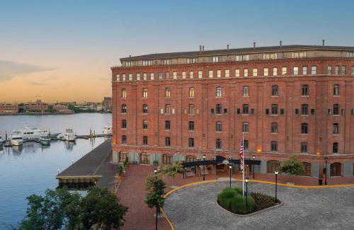 Fells Point Hotel | The Inn at Henderson's Wharf, an Ascend Collection Hotel