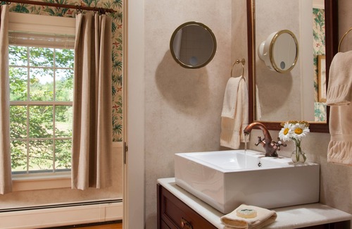 Waitsfield Bed & Breakfast | The Inn at Round Barn Farm