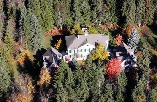 Salmon Arm Bed & Breakfast | The Inn at the Ninth Hole Bed & Breakfast