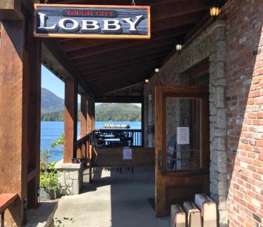 Tofino Hotel | The Inn at Tough City