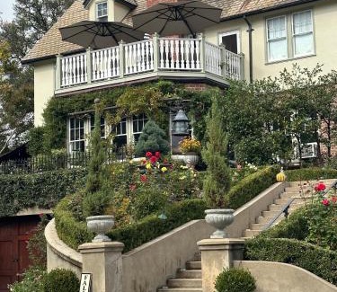 Sonora Hotel | The Inn on Knowles Hill Bed & Breakfast Hotel