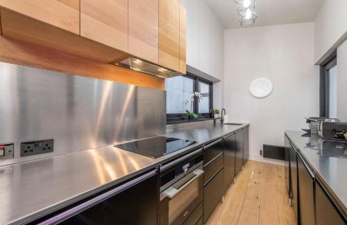 London City Centre Apartment | The Insta Playhouse - Covent Garden - by Frankie Says