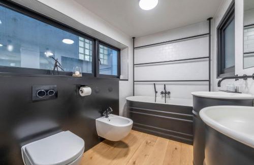 London City Centre Apartment | The Insta Playhouse - Covent Garden - by Frankie Says