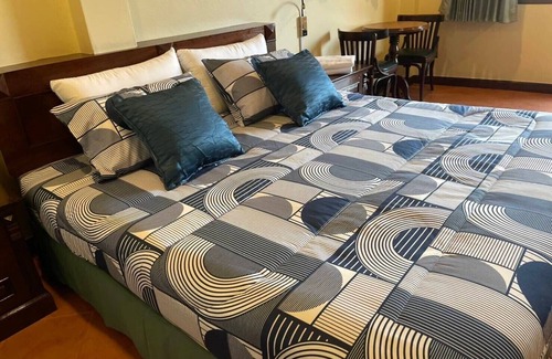 Mak Khaeng Hotel | The Irish Clock
