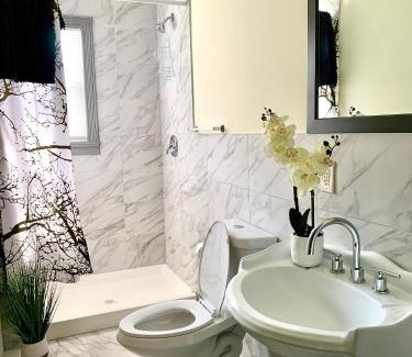 Downtown Niagara Falls House | The Iron Scow - With Private Yard & Free Parking, Minutes From Falls & Casino by Niagara Hospitality