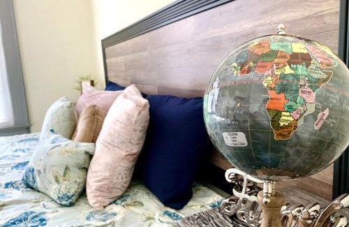 Downtown Niagara Falls House | The Iron Scow - With Private Yard & Free Parking, Minutes From Falls & Casino by Niagara Hospitality
